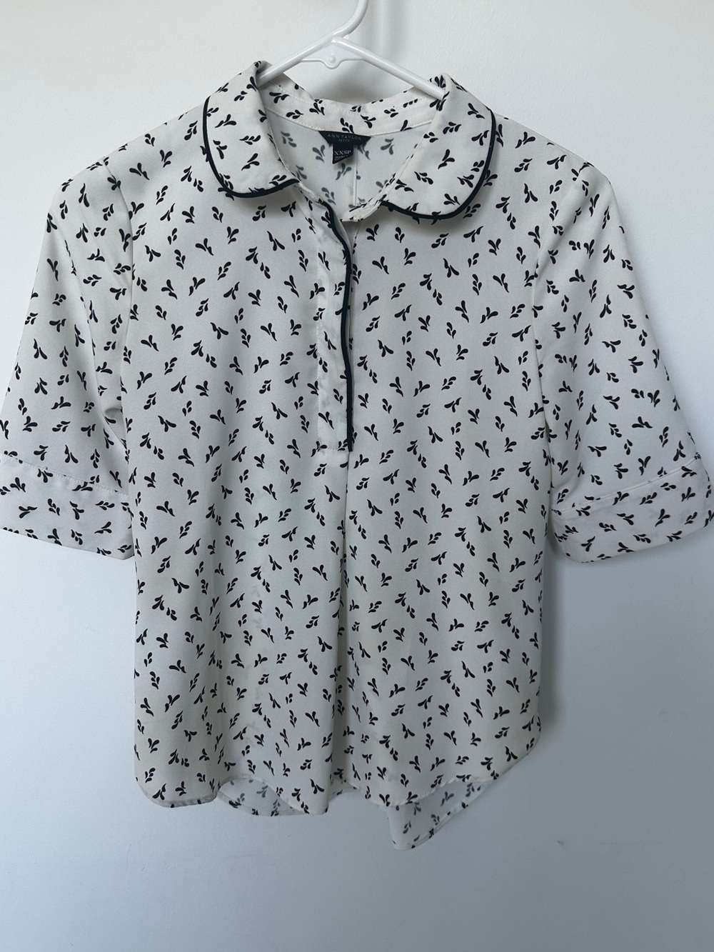 Ann Taylor Petite blouse in size XXSP